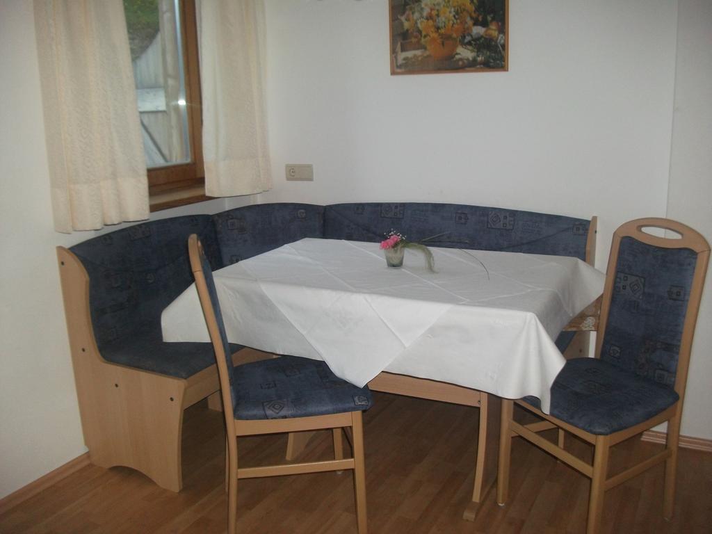 Steinerhof Apartment Dobbiaco Ruang foto