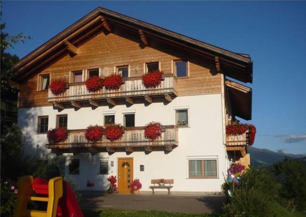 Steinerhof Apartment Dobbiaco Ruang foto