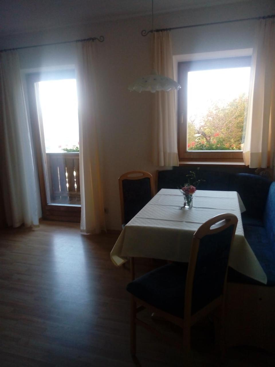 Steinerhof Apartment Dobbiaco Bagian luar foto